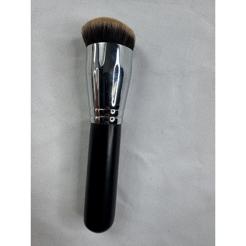 Morphe M444 Deluxe Definition Buffer Brush Foundation Blending Makeup Tool Black